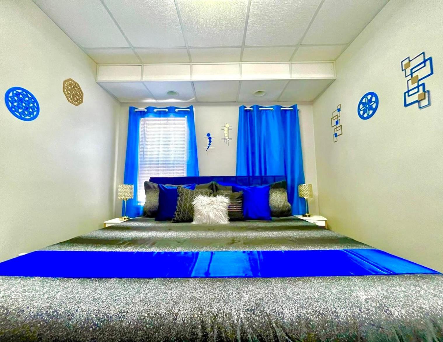 The Sapphire Haven - Your Old Brooklyn Oasis Awaits Families, Couples, Business Travelers Near Downtown With Parking, 300 Mb Wifi & Self Check-In Cleveland Extérieur photo
