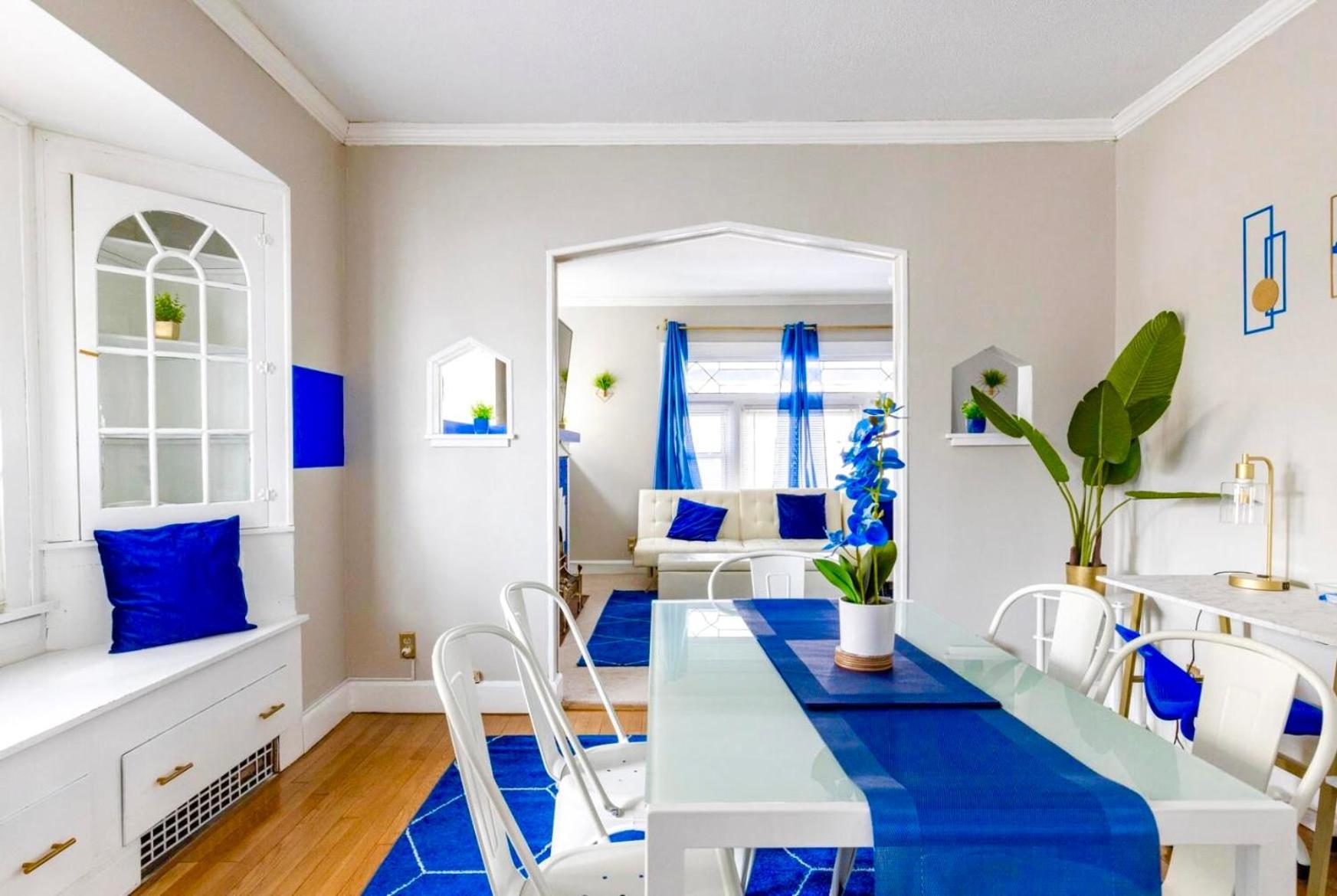 The Sapphire Haven - Your Old Brooklyn Oasis Awaits Families, Couples, Business Travelers Near Downtown With Parking, 300 Mb Wifi & Self Check-In Cleveland Extérieur photo