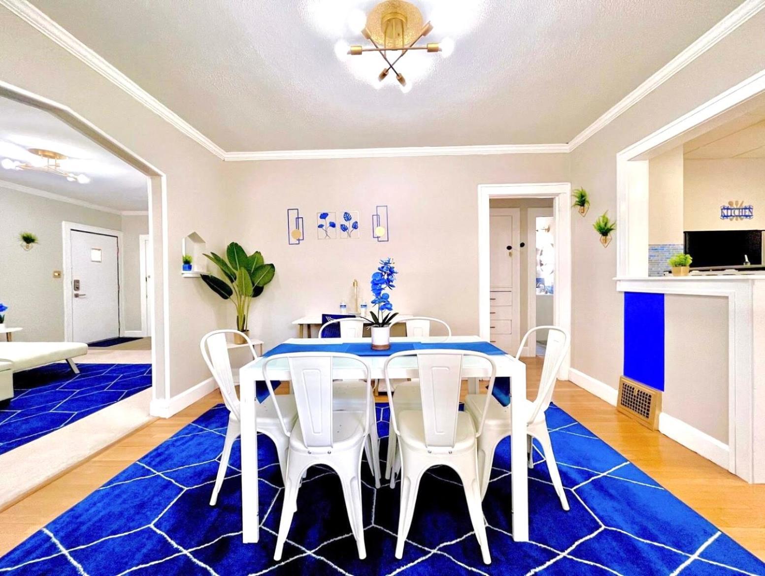 The Sapphire Haven - Your Old Brooklyn Oasis Awaits Families, Couples, Business Travelers Near Downtown With Parking, 300 Mb Wifi & Self Check-In Cleveland Extérieur photo