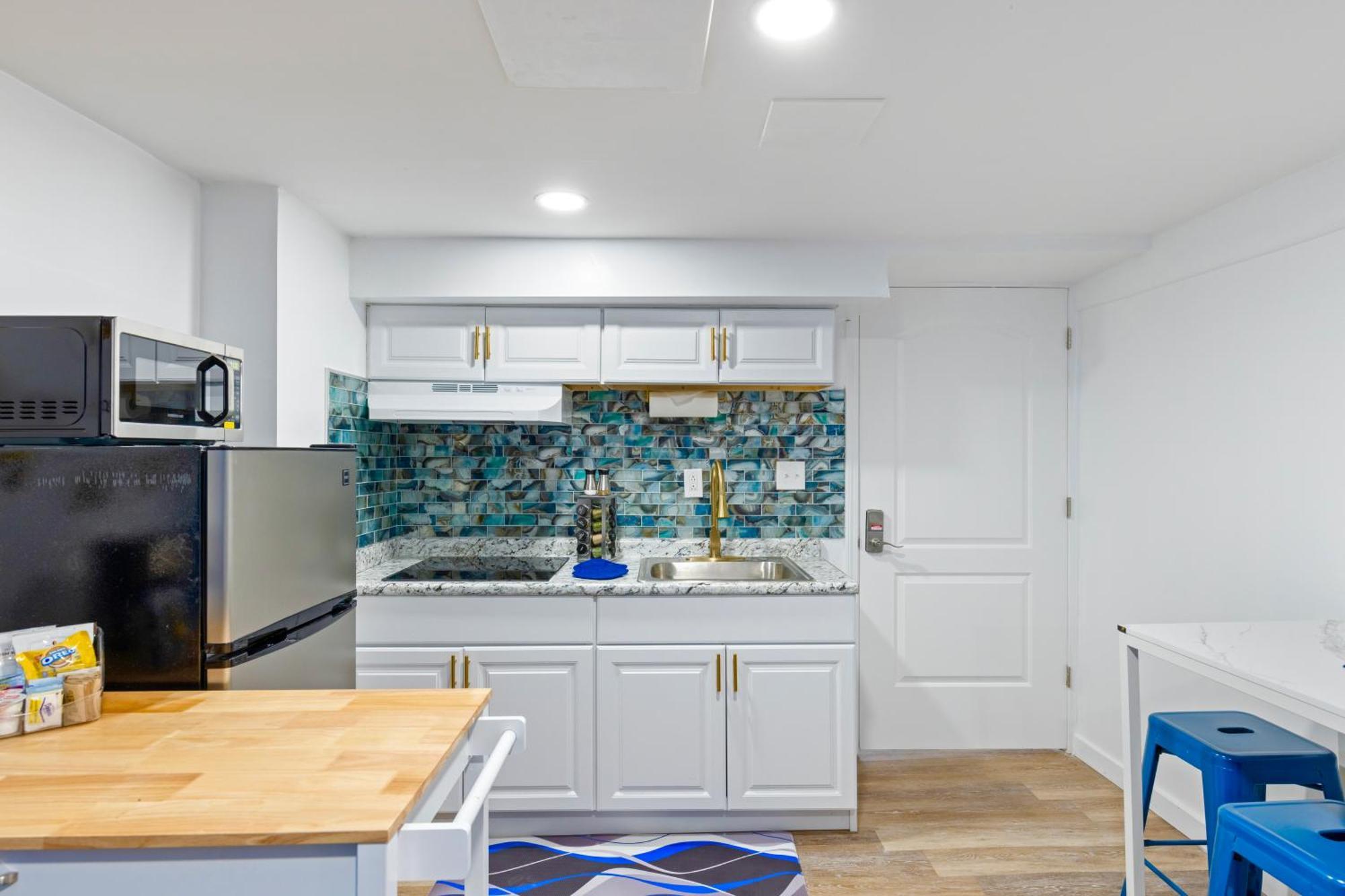 The Sapphire Haven - Your Old Brooklyn Oasis Awaits Families, Couples, Business Travelers Near Downtown With Parking, 300 Mb Wifi & Self Check-In Cleveland Extérieur photo