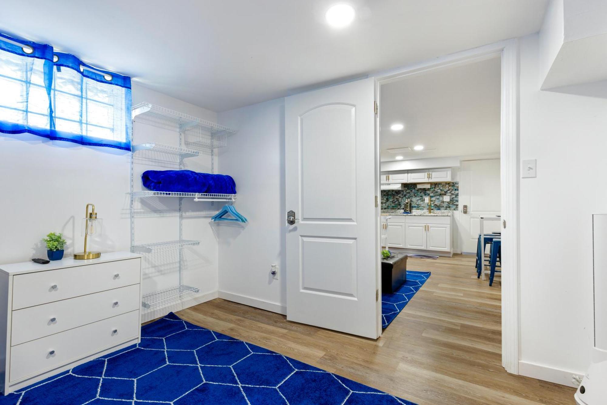 The Sapphire Haven - Your Old Brooklyn Oasis Awaits Families, Couples, Business Travelers Near Downtown With Parking, 300 Mb Wifi & Self Check-In Cleveland Extérieur photo