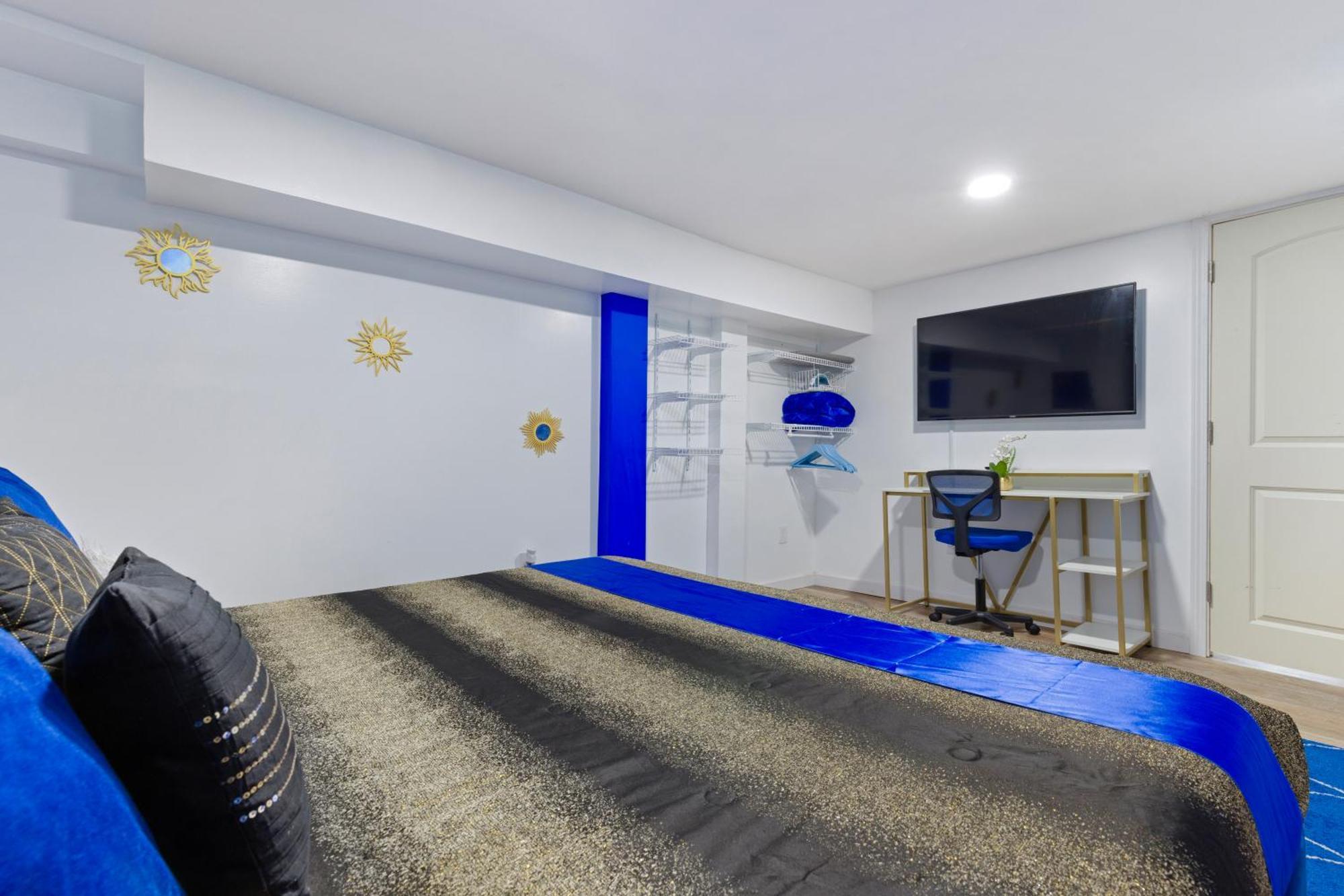 The Sapphire Haven - Your Old Brooklyn Oasis Awaits Families, Couples, Business Travelers Near Downtown With Parking, 300 Mb Wifi & Self Check-In Cleveland Extérieur photo