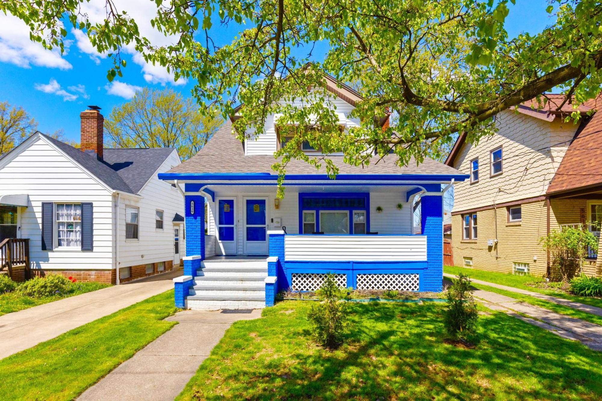 The Sapphire Haven - Your Old Brooklyn Oasis Awaits Families, Couples, Business Travelers Near Downtown With Parking, 300 Mb Wifi & Self Check-In Cleveland Extérieur photo