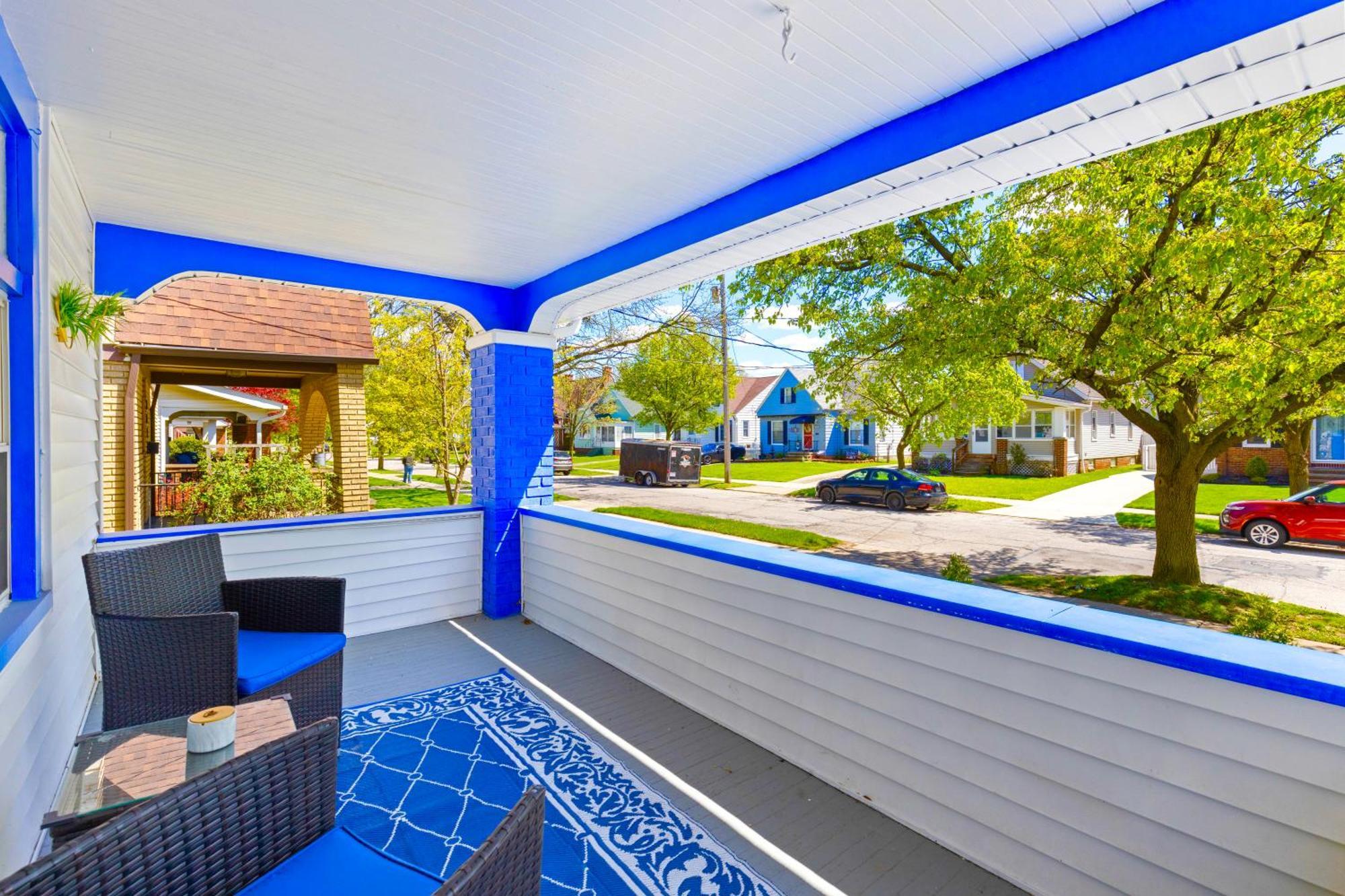 The Sapphire Haven - Your Old Brooklyn Oasis Awaits Families, Couples, Business Travelers Near Downtown With Parking, 300 Mb Wifi & Self Check-In Cleveland Extérieur photo